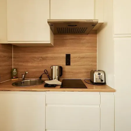 Studio-balcon Center Of *